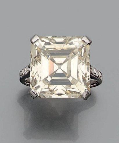 Bague en platine (950) sertie d'un diamant...