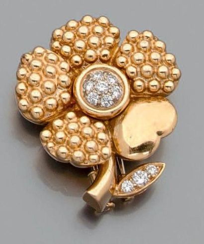 Clip de corsage en or jaune (750) stylisé...