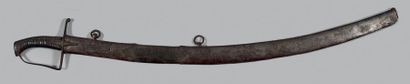 Sabre de hussard. Poignée recouverte de cuir....