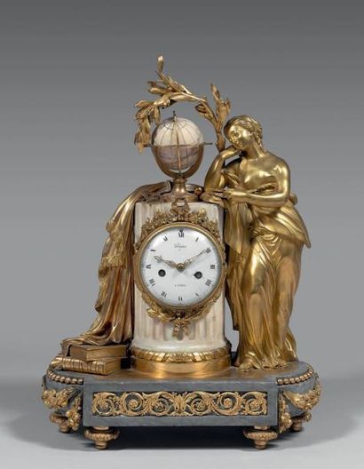 Pendule en bronze doré, marbre blanc et marbre...