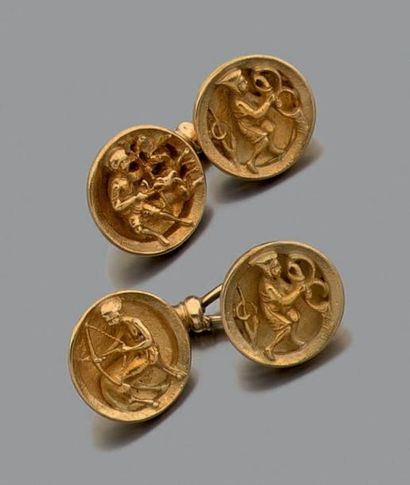 Paire de boutons de manchettes en or jaune...
