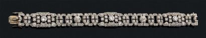 Bracelet en platine (950) et or gris (750)...