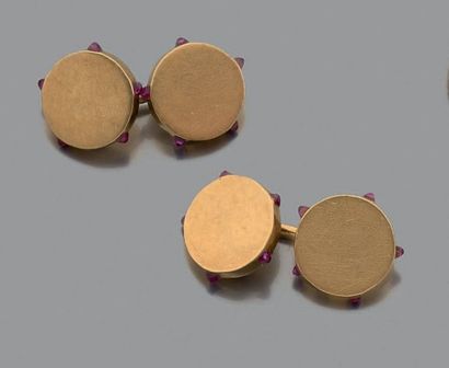 Paire de boutons de manchettes en or jaune...