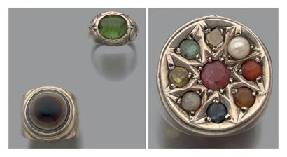 Trois bagues en argent (supérieur à 800/000)...