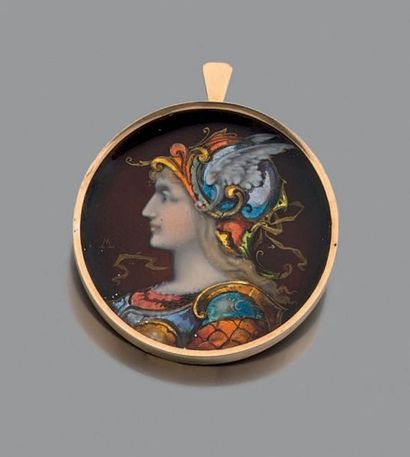 Broche pendentif ronde en or jaune (750)...