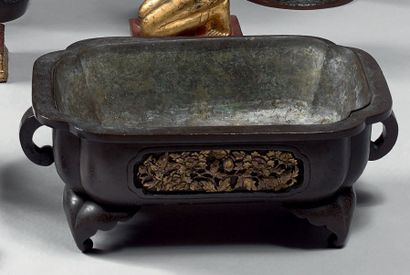 CHINE - XIXème siècle

Jardinière de forme...