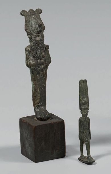 Deux statuettes représentant Osiris et Amon.
Bronze.
Egypte....