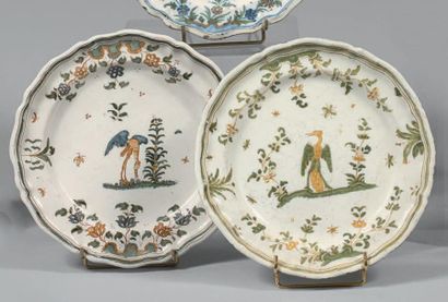 MOUSTIERS. XVIIIème siècle

Deux assiettes...