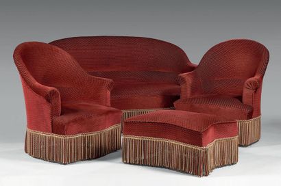 Mobilier de salon garni de velours rouge...