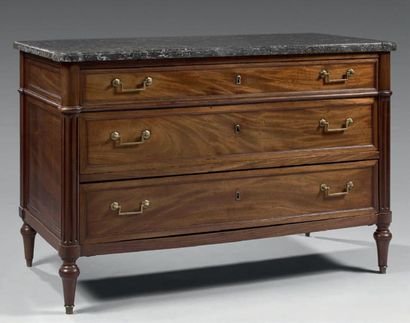 Commode en acajou et placage d'acajou ramageux...