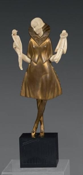 Statue chryséléphantine en bronze doré et...