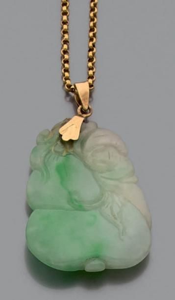 Pendentif en jade jadéite sculpté de fruits,...