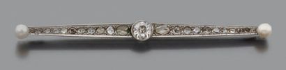 Broche barrette en platine et or gris 18K...