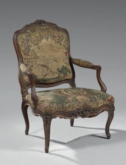 Large fauteuil à dossier plat en bois naturel...