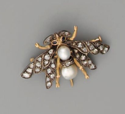 Broche en argent et en or jaune, stylisée...