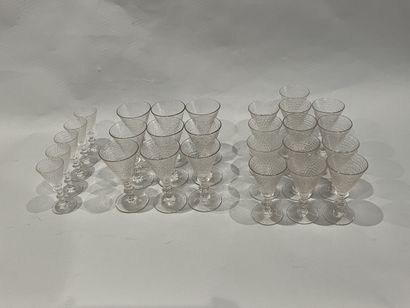 Partie de service de verres à pied, la coupe...