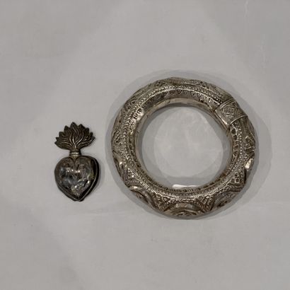 Bijoux en argent : - pendentif en forme de...