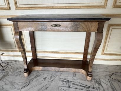 Console en acajou et placage d’acajou, la...
