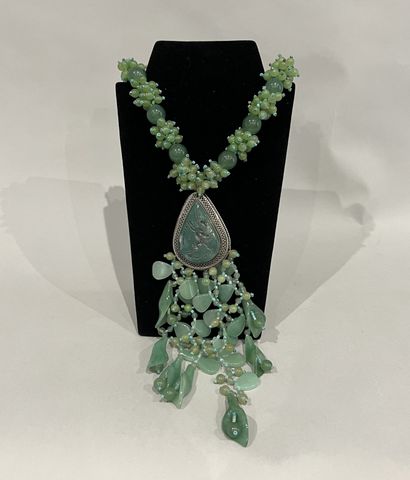 Collier en perles de verre à l'imitation...