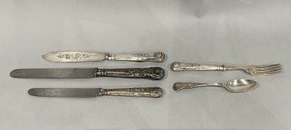 Ensemble de couverts en argent (800), à décor...