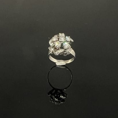Bague marguerite en argent (800), ornée de...