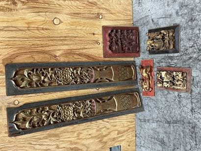 Ensemble de panneaux décoratifs en bois sculpté...
