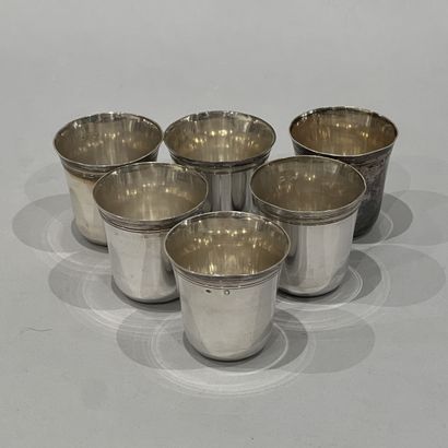 Six gobelets dits 
