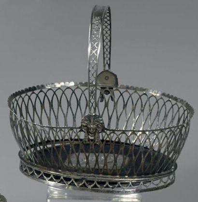 Corbeille en argent (800/1000e), à décor...