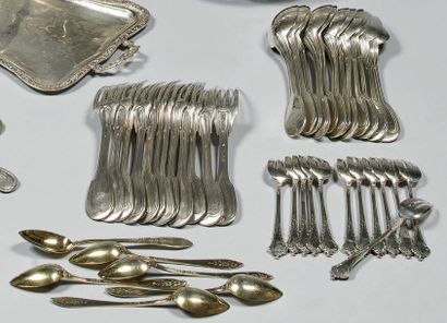 Lot de couverts en argent, composé de: douze...