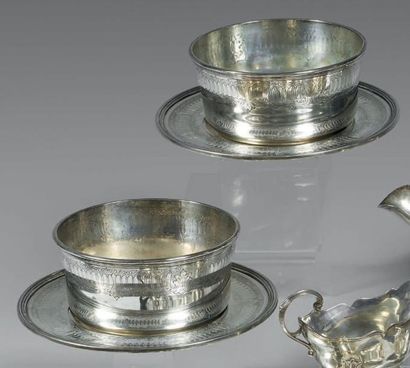 Paire de légumiers ronds et leur assiette...
