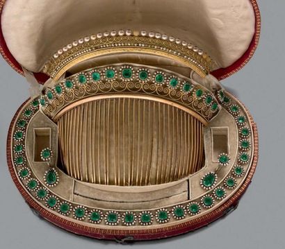 Parure en or jaune 18K (750) et argent doré...