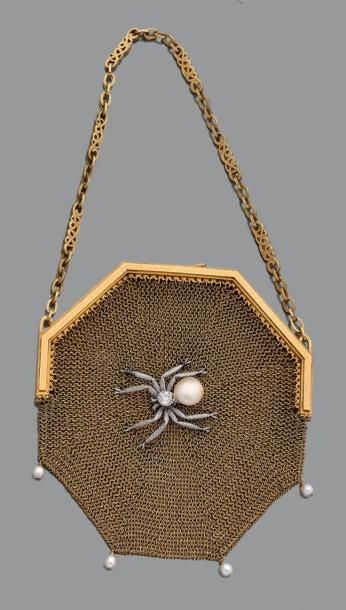 Petit sac du soir en tissu de mailles d'or...