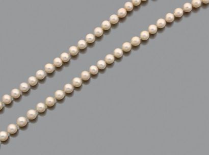 Sautoir choker de perles de culture.
Long.:...