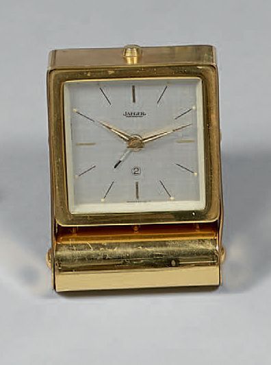 Réveil de voyage en laiton doré.
Jaeger LeCoultre.
Haut.:...