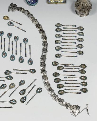 Ceinture en argent (supérieur à 800/1000e)...