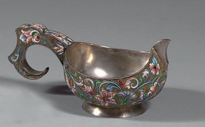 Kovsch en argent, émaillé polychrome en cloisonné...