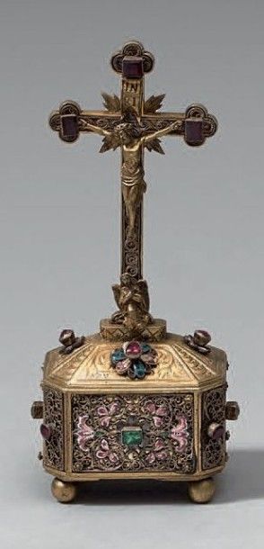 Calvaire en argent doré (750/1000e) orné...