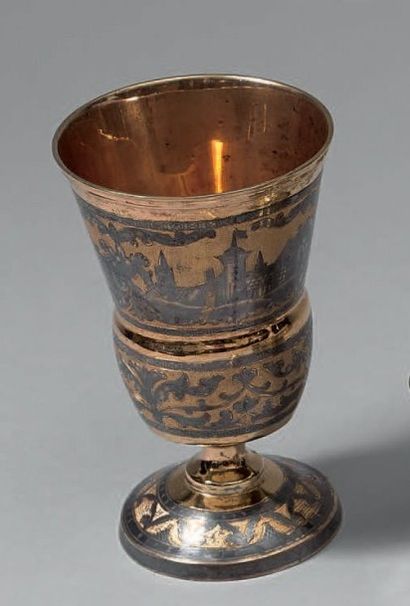 Coupe calice en argent et vermeil à décor...