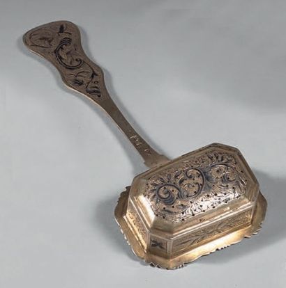 Timbale en argent, vermeil et nielle, à fond...