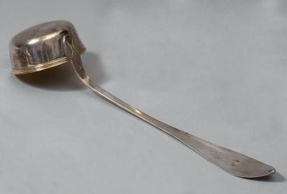 Louche en argent et vermeil, modèle piriforme,...
