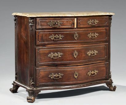 Commode en palissandre à façade cintrée et...