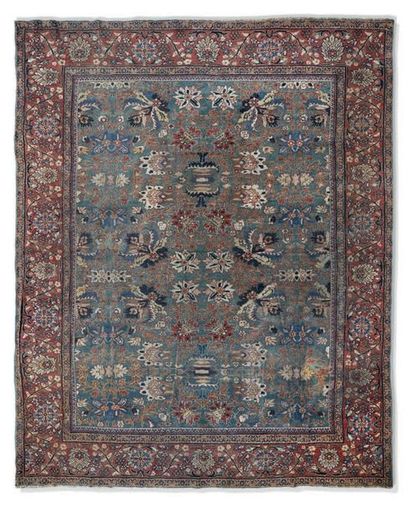 Tapis d'Orient en laine à décor de larges...