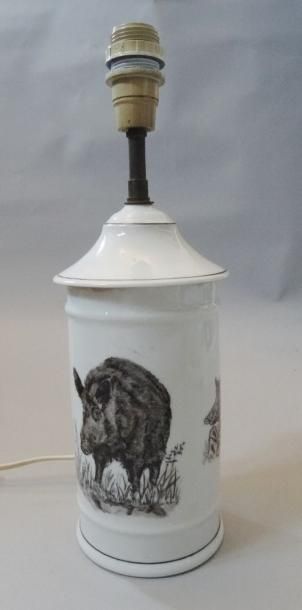 LIMOGES:

Pied de lampe circulaire en porcelaine...