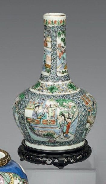 CHINE, Canton - XIXème siècle
Vase bouteille...