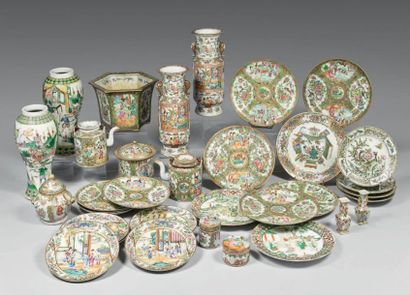 CHINE, Canton - XIXème siècle
Ensemble en...