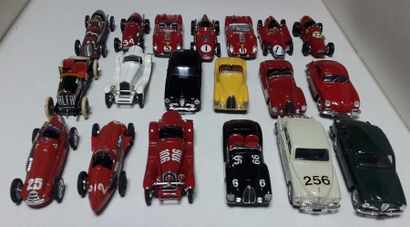 J14. BRUMM. Lot d’environ dix-huit miniatures...