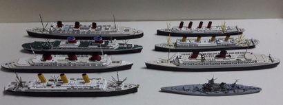 J23. Lot de bateaux en plomb MERCATOR : Queen...