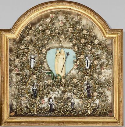 Tableau votif animé de figurines en verre...