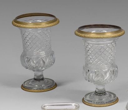 Paire de vases Médicis en cristal, attribués...