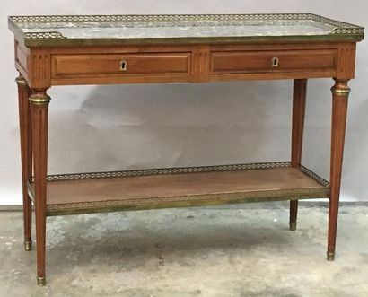 Petite console basse de forme rectangulaire,...